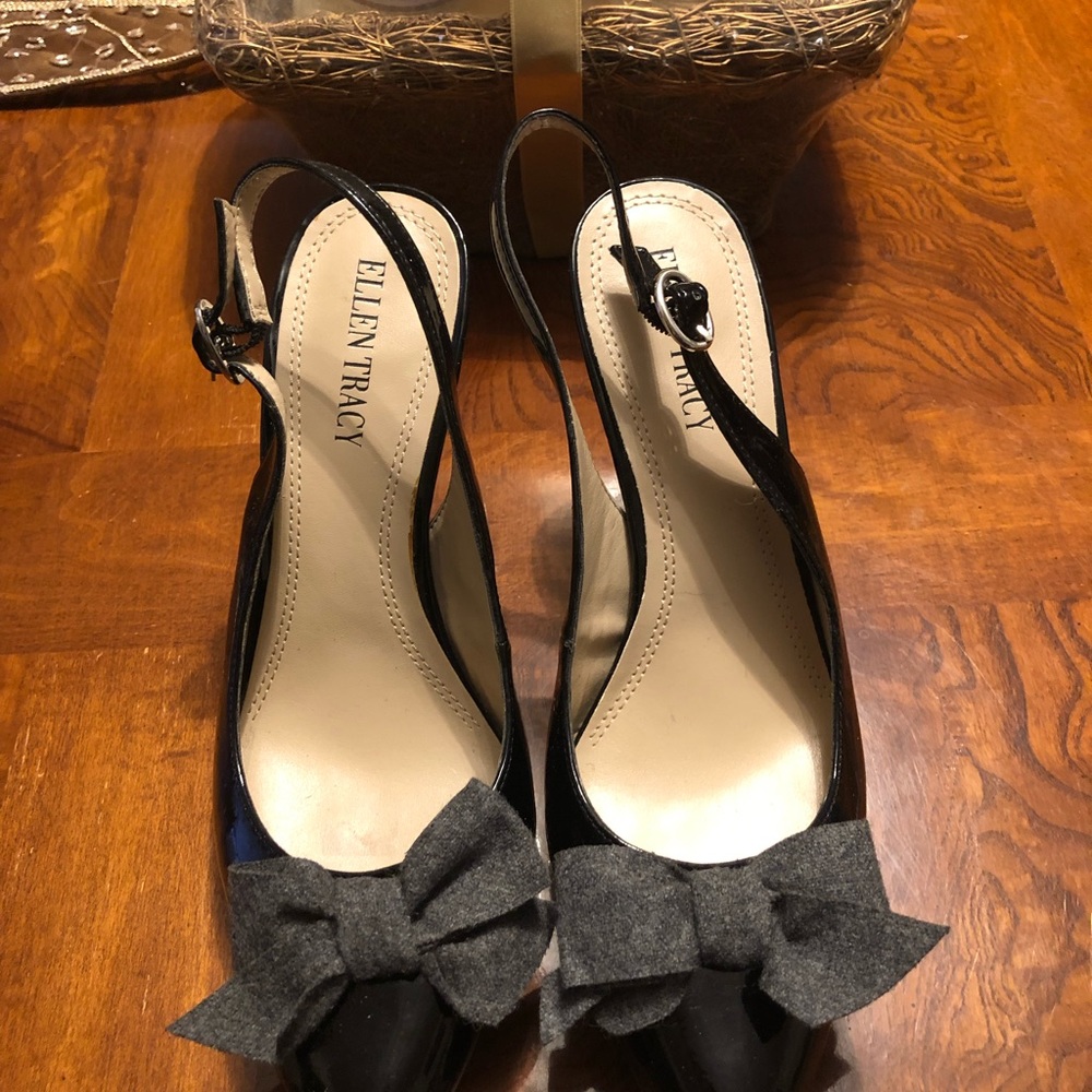 Bow tie sling back shoes